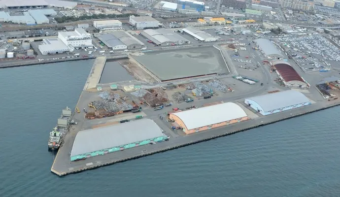 稲永埠頭南4号上屋屋根改修工事